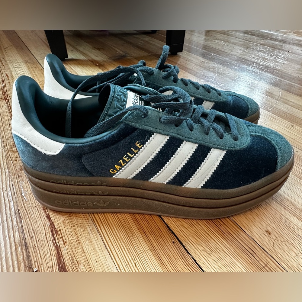 adidas Gazelle Dark Green velvet and White Women's Shoes. Platform